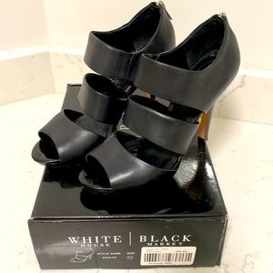 White House Black market women’s size 8.5 ADALYN shootie